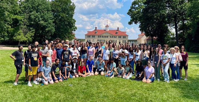 Close Up Group at Mount Vernon